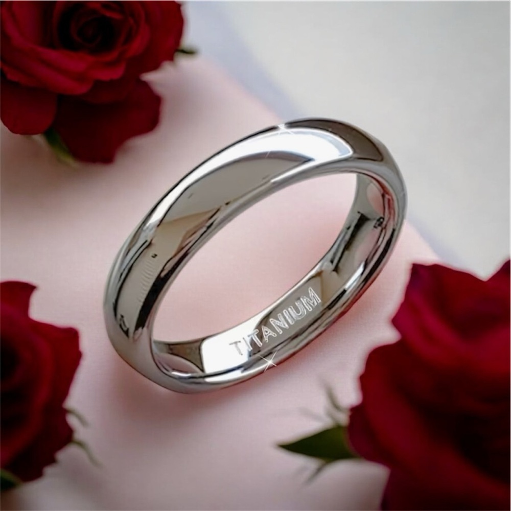 Titanium Wedding Band Ring 4mm Silver Tone NWT